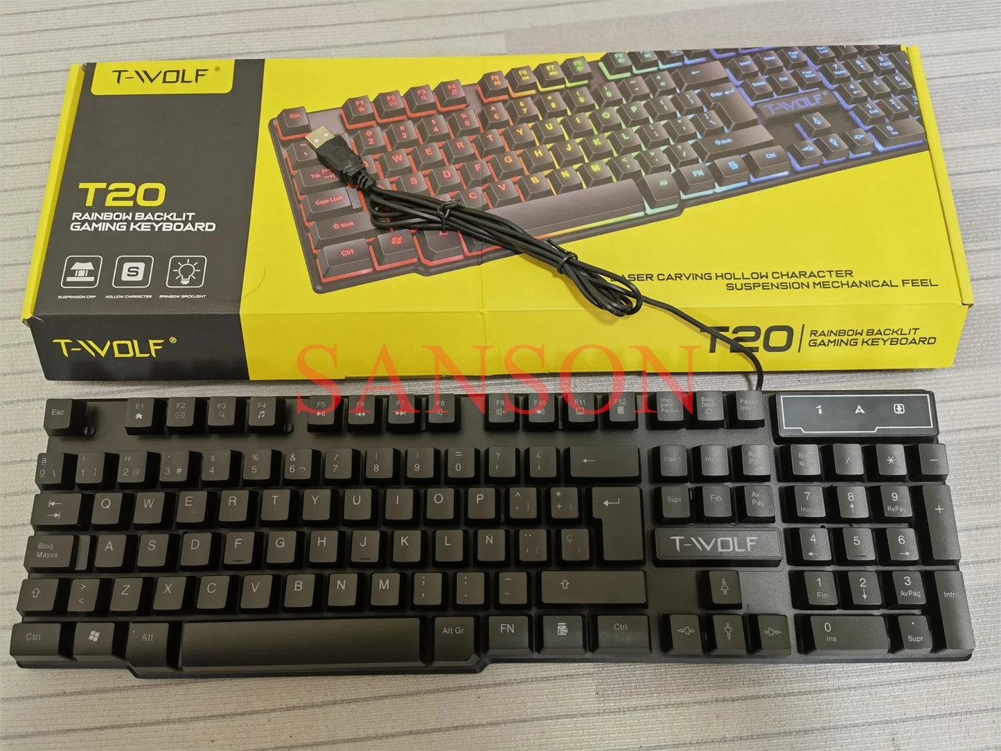 Spanish Keyboard with Ñ Russian Keyboard ISO 100% Layout 104 Keys Spanish Russian Gaming Keyboard Mouse Kit Backlight Wired T20