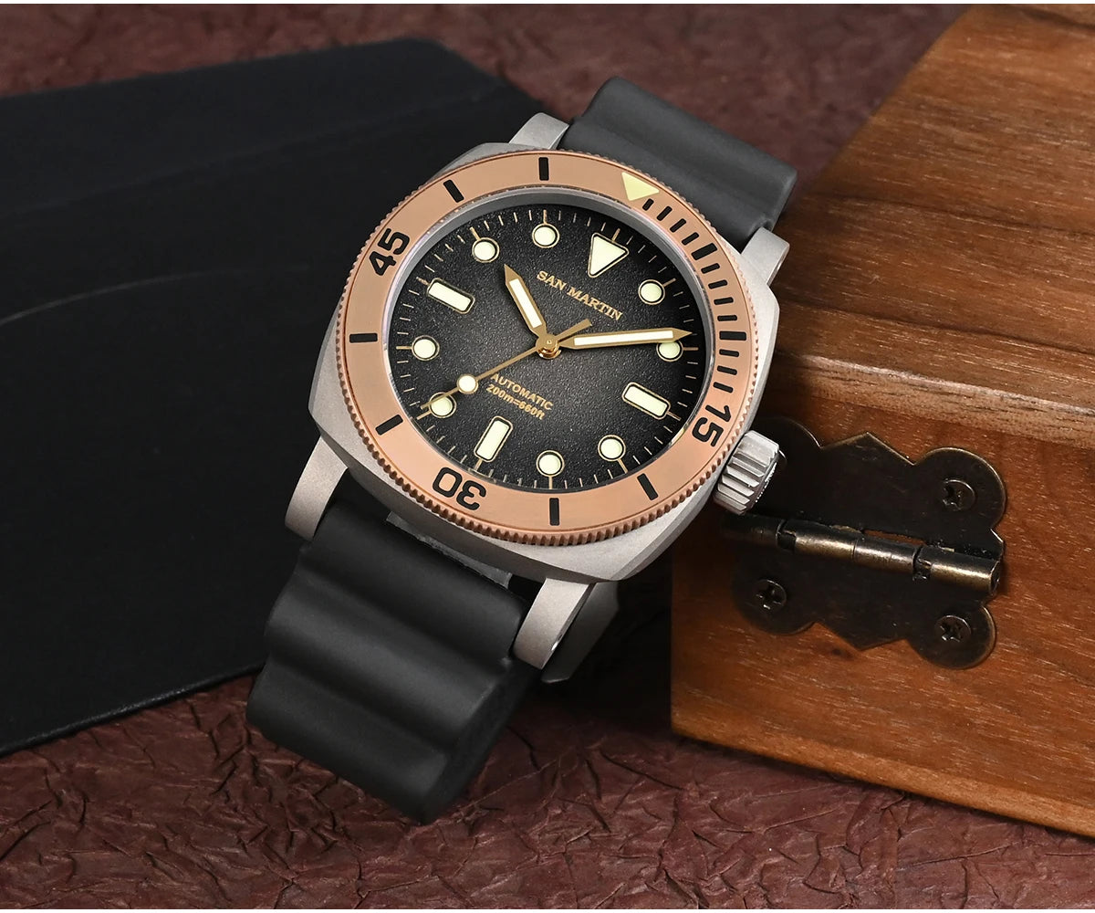 San Martin 42mm Retro Titanium Diver Watch NH35 Automatic Men Mechanical Watches Bronze Bezel Sapphire Luminous Waterproof 200m