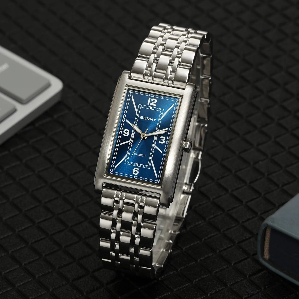Reloj cuadrado para hombre BERNY – Movimiento de cuarzo, esfera con números romanos, indicación luminiscente, caja de acero inoxidable 316L – Reloj rectangular elegante y desenfadado