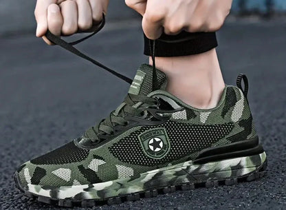 Men's camouflage breathable sports shoes are comfortable and non slip soft soled shoes suitable for men's outdoor activities