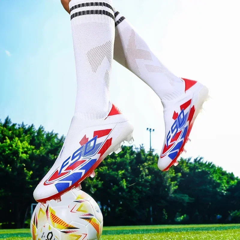 Nouvelles chaussures de football pour hommes, de haute qualité, très vendues, antidérapantes, mi-hautes, légères, pour l'extérieur, crampons de match, pour l'entraînement sur gazon.