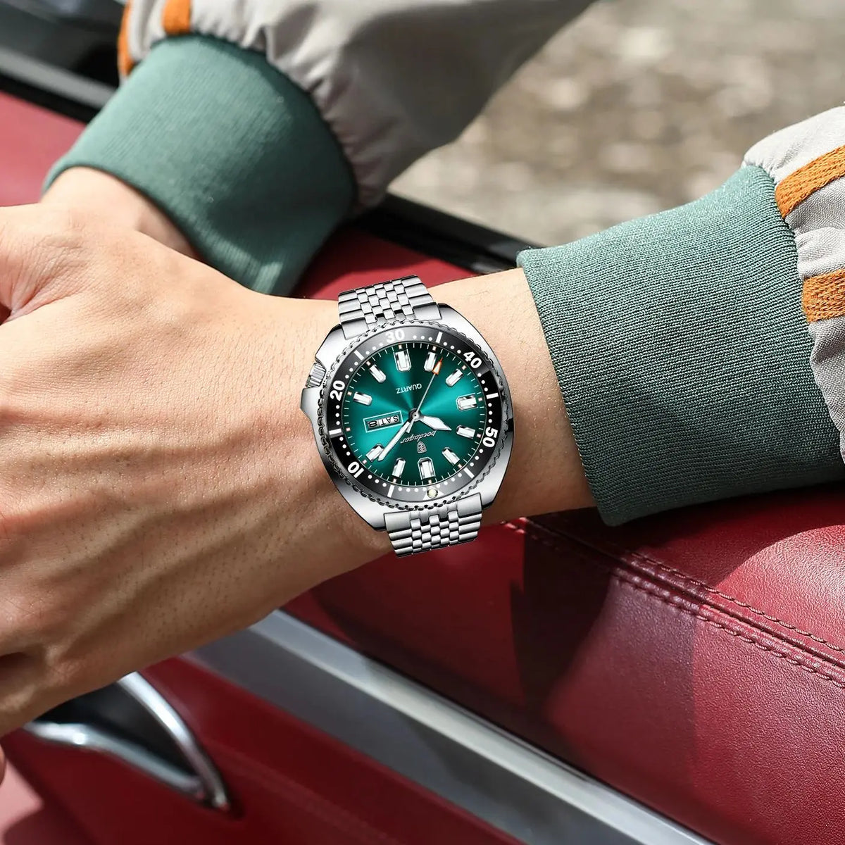 Montre homme POEDAGAR de luxe, style business, avec date et jour de la semaine, étanche et lumineuse, en acier inoxydable et à quartz.