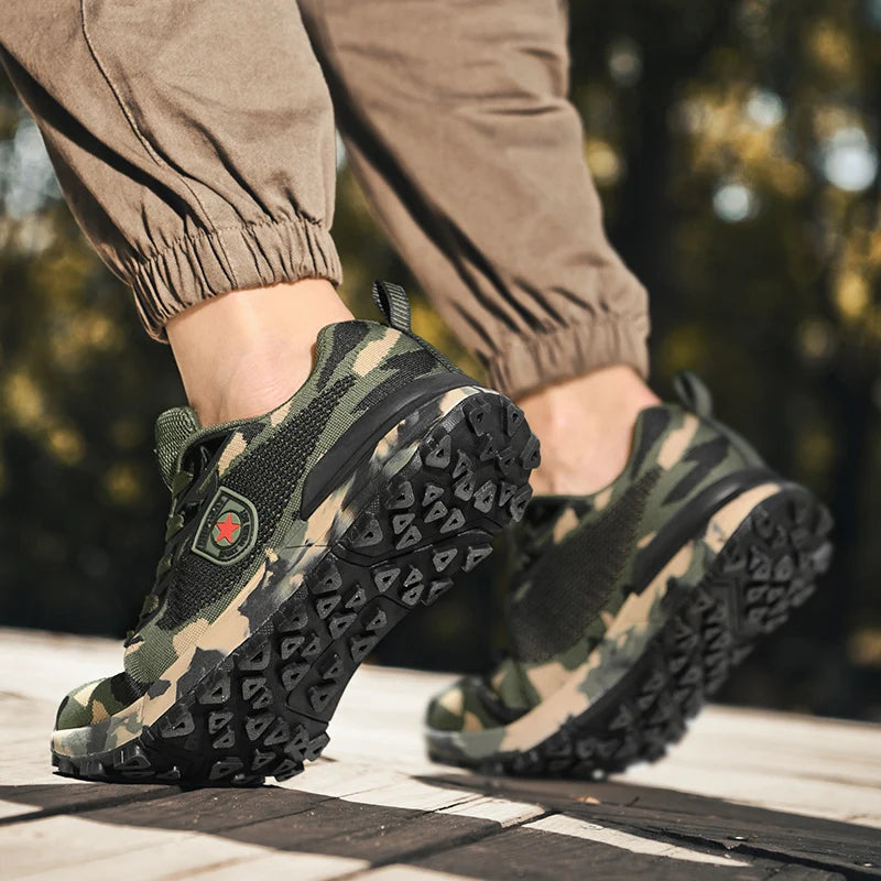 Men's camouflage breathable sports shoes are comfortable and non slip soft soled shoes suitable for men's outdoor activities