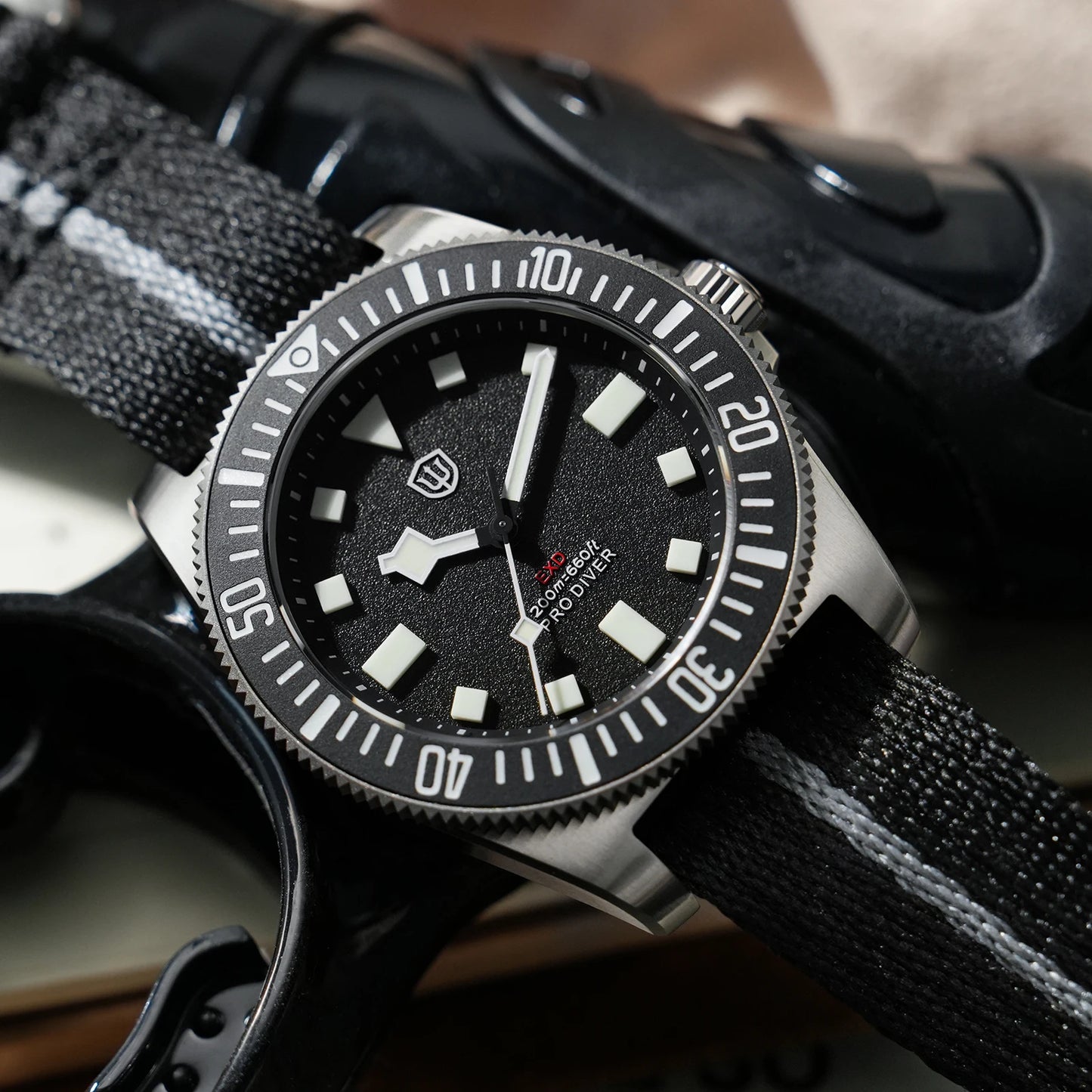 Watchdives EXD 40Mm Titanium Dive Watch Man VH31 Sweep Quartz Watches 200 Waterproof Ar Sapphire BGW9 Luminous 316L Wristwatch