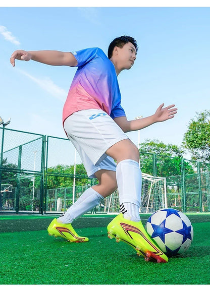 Nouvelles chaussures de football pour hommes, baskets de futsal très populaires, chaussures de football pour matchs sur gazon, entraînement, chaussures de football de haute qualité, crampons antidérapants, pour intérieur