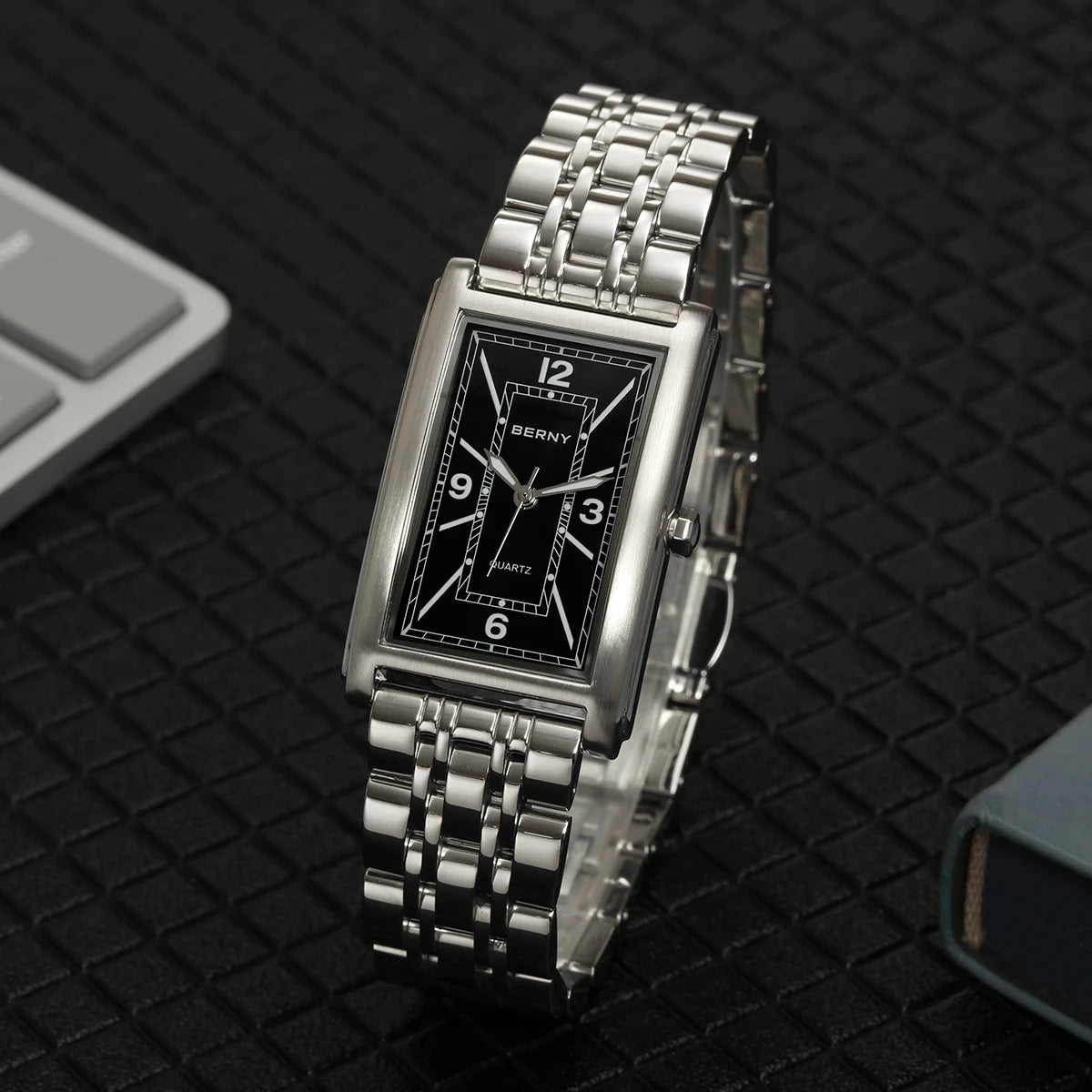 Reloj cuadrado para hombre BERNY – Movimiento de cuarzo, esfera con números romanos, indicación luminiscente, caja de acero inoxidable 316L – Reloj rectangular elegante y desenfadado