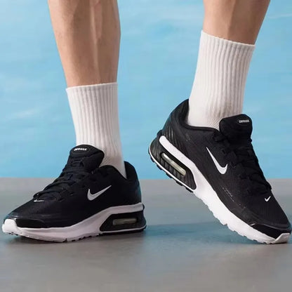 Nike DM0829-001, baskets d'entraînement pour hommes, technologie Air Max pour l'absorption des chocs, semelle antidérapante, chaussures de sport pour hommes, idéales pour la musculation et les activités physiques.