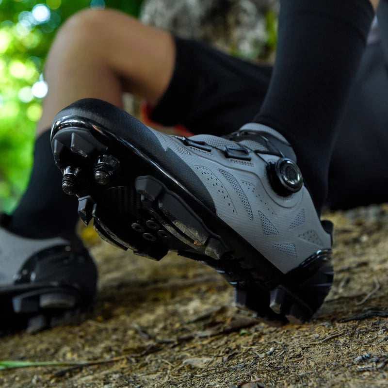 2026 New Men's Non - Slip Breathable Lock - Type Mountain Bike Cycling Shoes Durable Adjustable Outdoor Sports Footwear