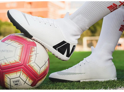 Crampons de Football pour hommes, bottes de Football, crampons d'entraînement, professionnels, résistants à l'usure, antidérapants, longues pointes TF/FG, rouge, nouveau