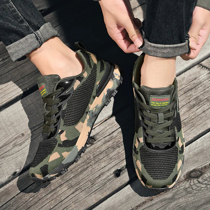 Men's camouflage breathable sports shoes are comfortable and non slip soft soled shoes suitable for men's outdoor activities