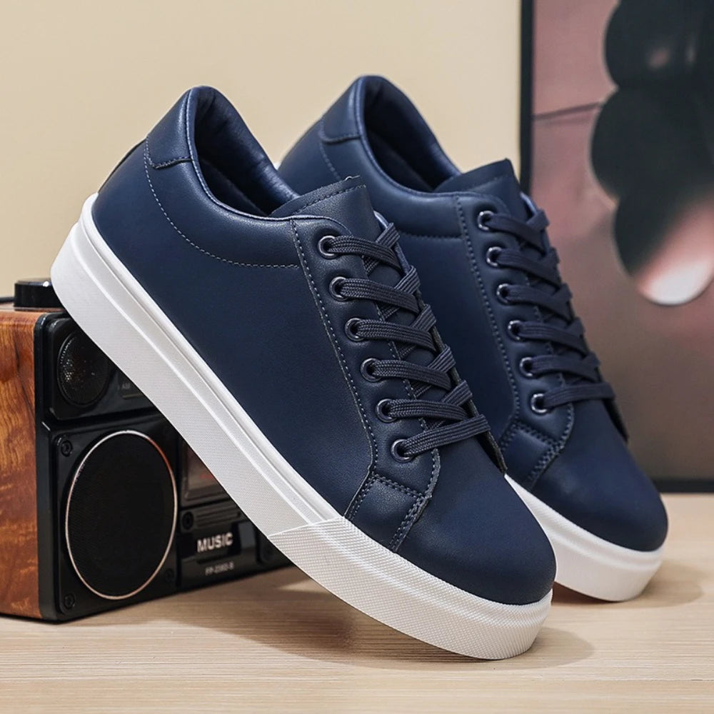 Zapatillas de moda para hombre, novedad muy vendida, blancas y modernas, deportivas y de ocio para estudiantes, versátiles para hombre