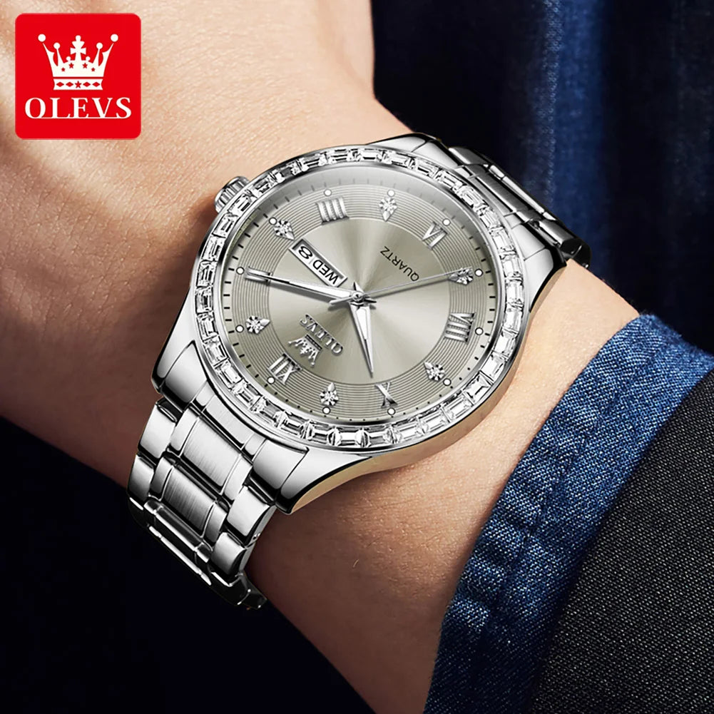 Reloj de cuarzo para hombre OLEVS 9906, modelo cuadrado adornado con diamantes, correa de acero inoxidable, hermético, con doble calendario; un reloj de pulsera de lujo, original, ideal para el ámbito profesional.