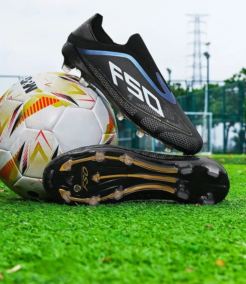 Nouvelles chaussures de football pour hommes, crampons antidérapants pour terrain en herbe, chaussures de football d'extérieur très vendues, baskets de futsal, haute qualité, légères et à tige haute.