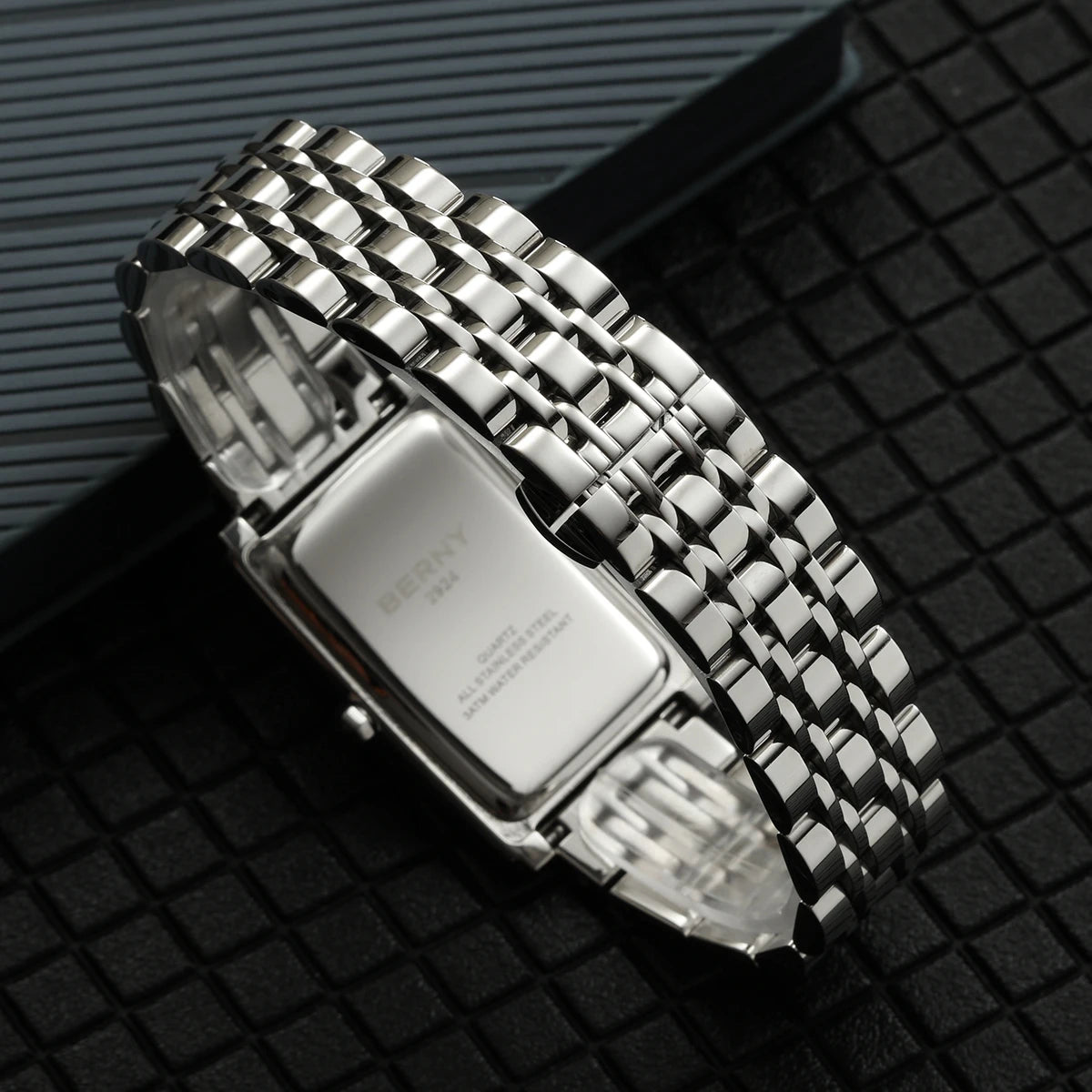 Reloj cuadrado para hombre BERNY – Movimiento de cuarzo, esfera con números romanos, indicación luminiscente, caja de acero inoxidable 316L – Reloj rectangular elegante y desenfadado