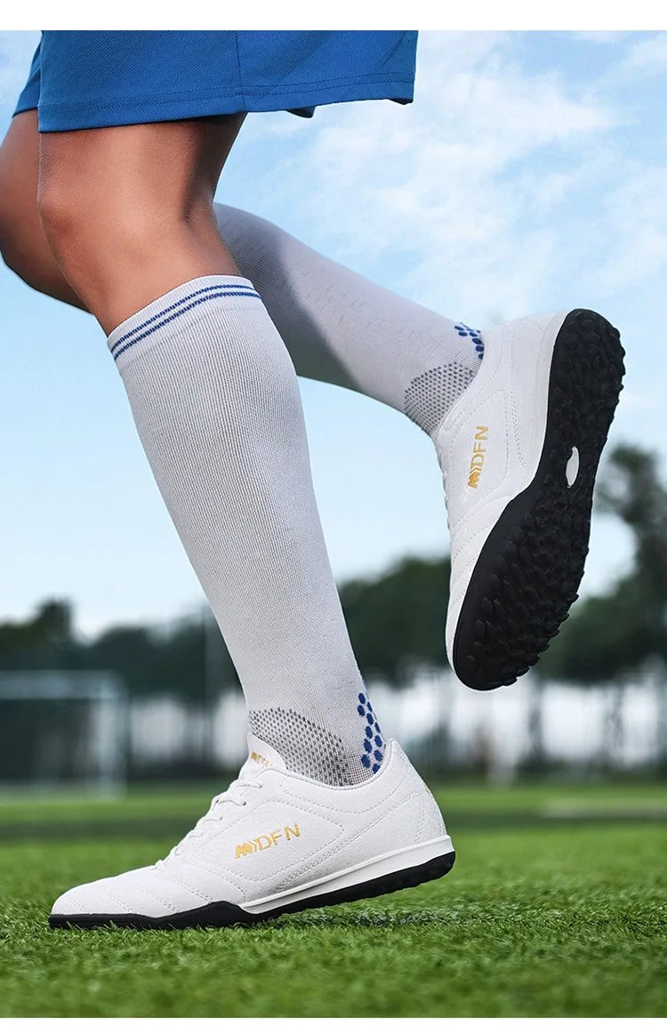 New Men Football Boots Men Soccer Shoes Adults Society Football Cleats Ultralight Training Soccer Sneakers Outdoor Lagre Size 47