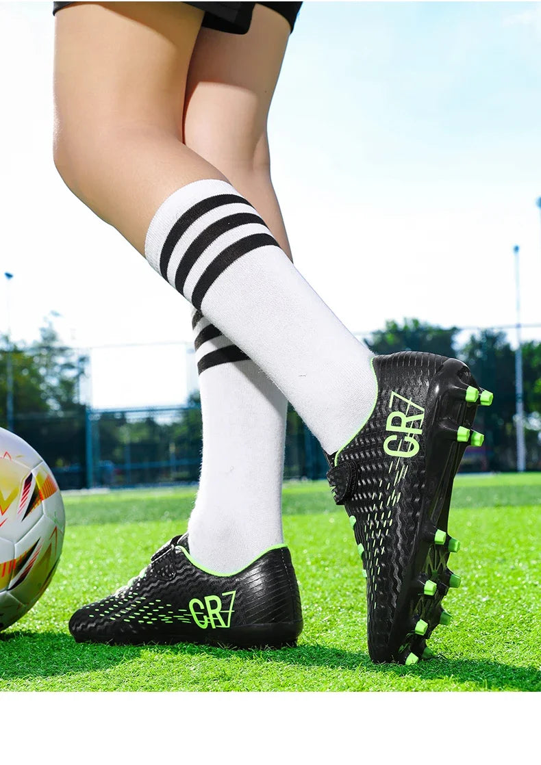 Nouvelles chaussures de football pour enfants, chaussures de sport d'extérieur, chaussures de football pour garçons et filles, chaussures de football à boucles, chaussures de futsal, pointures 28-39