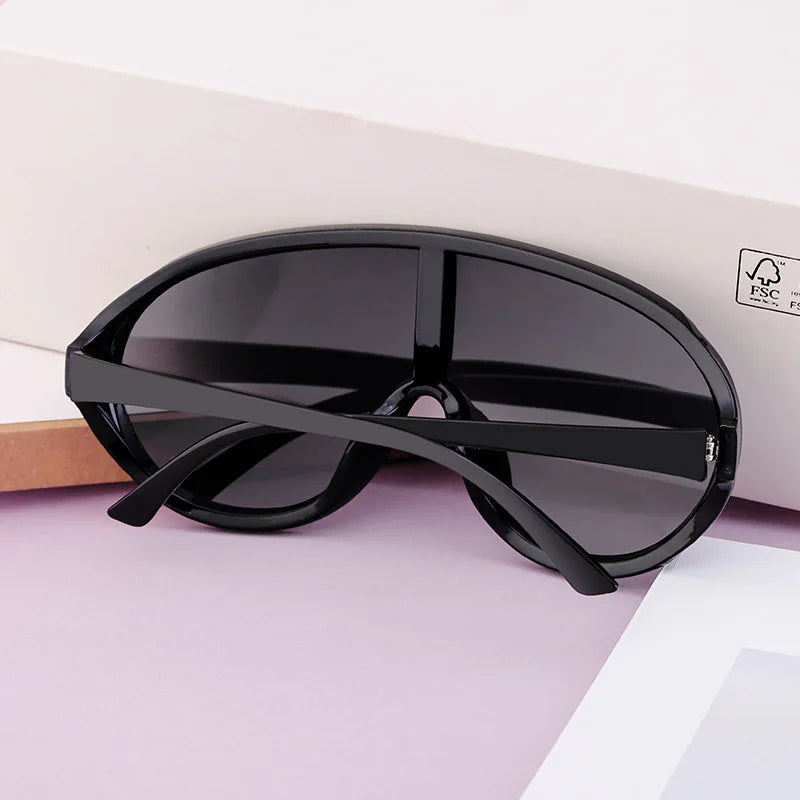 Trendige, übergroße Einteilige Sonnenbrillen für Damen und Herren – Luxusmarken-Designer-Sonnenbrillen – Modische Sonnenbrillen – Große Brillenfassungen