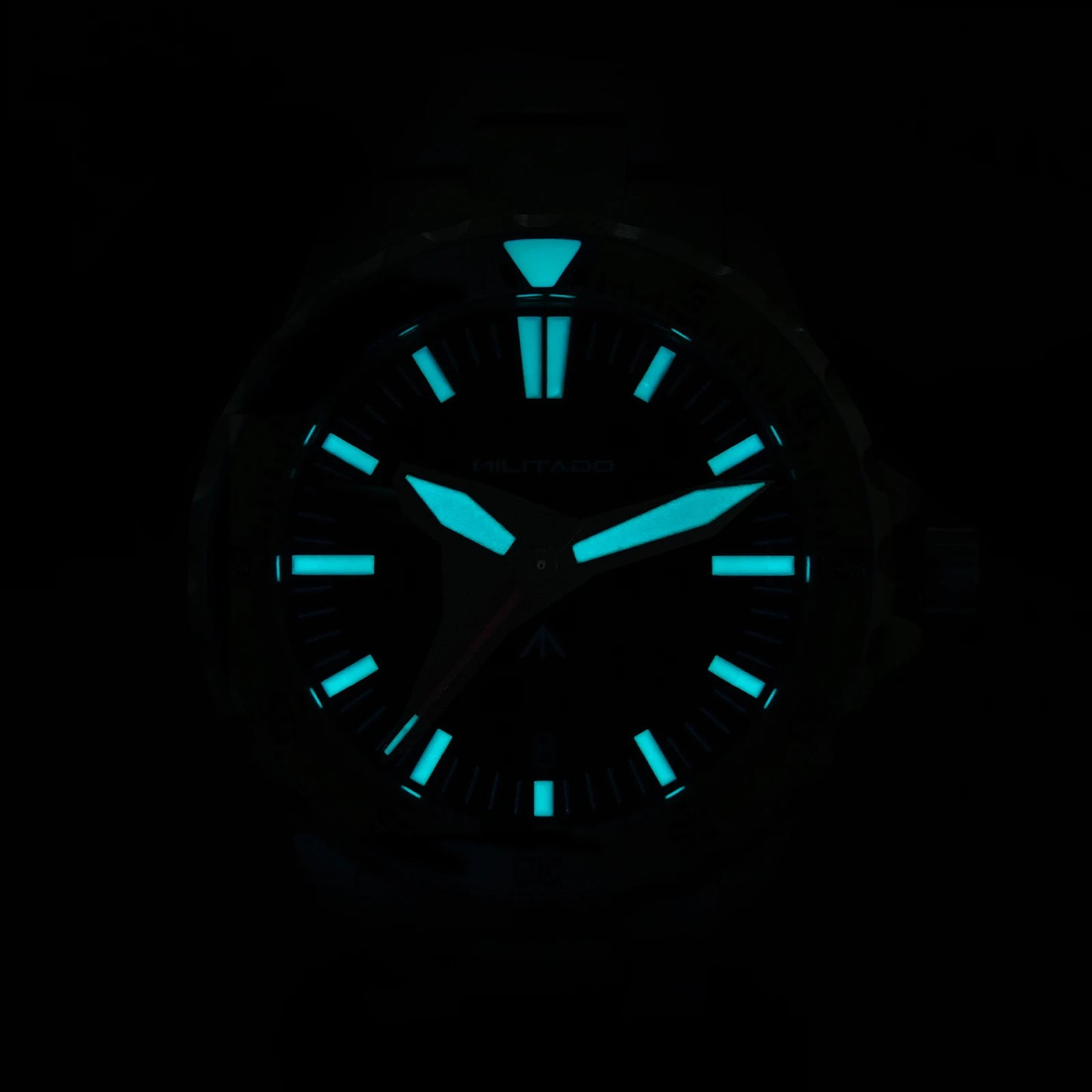Militado ML16 39mm Quartz Dive Watch Sapphire Crystal 200M Water Resistant Ceramic Bezel BGW9 Lume Screw Down Crown