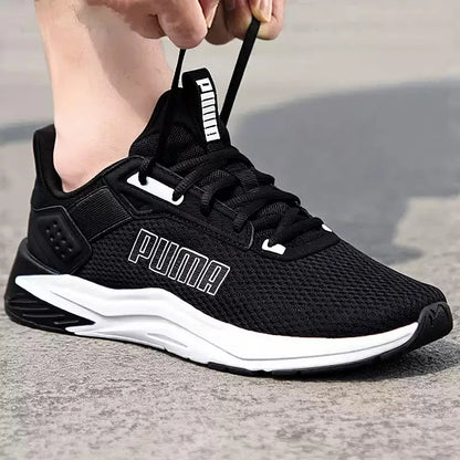 PUMA Sneakers de course respirantes en mesh léger avec grand logo noir et blanc 311095-01