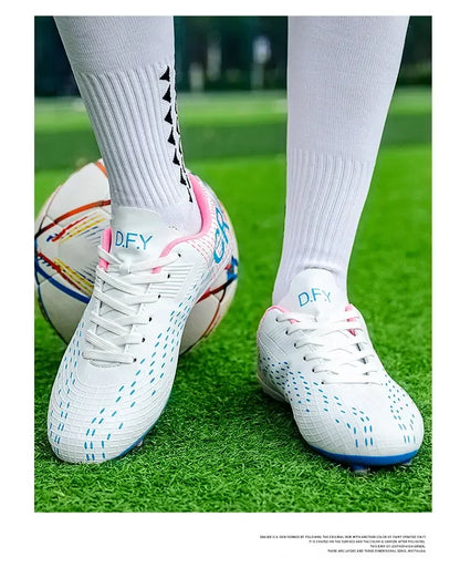 Low Cut Football Cleats Adopting Long TF Studs, Wear-resistant And Flexible, Suitable For Outdoor Field Sports