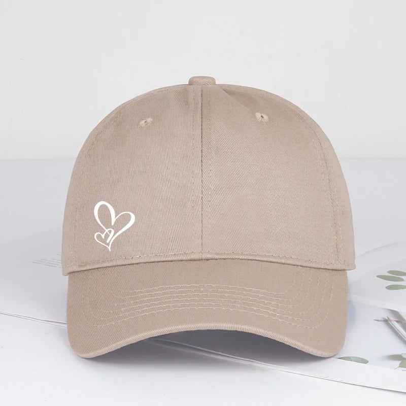 Minimalistická bejzbalová čiapka s potlačou dvoch sŕdc pre ženy a mužov, mäkká, nastaviteľná, v štýle „dad hat“, voľnočasová, s motívom lásky, slnečná čiapka