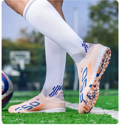 Nouvelles chaussures de football pour hommes, crampons, baskets légères de haute qualité, pour l'entraînement sur gazon, bottes de football très vendues, antidérapantes, mi-hautes, pour l'extérieur.