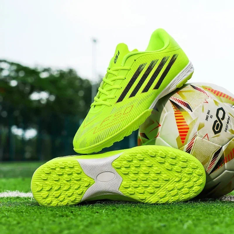 Nouvelles chaussures de football pour hommes, baskets confortables, chaussures de football professionnelles à cheville haute, chaussures de sport unisexes antidérapantes TF/FG pour garçons