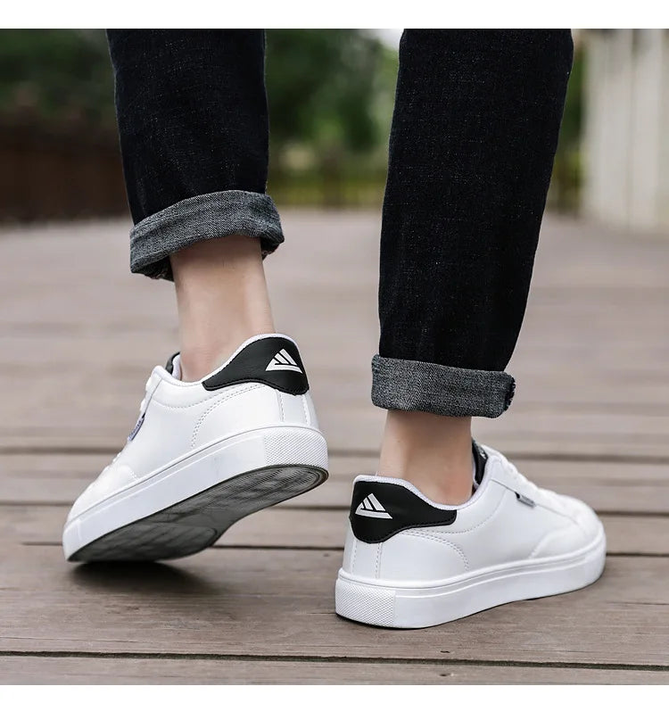 Men's Casual Skateboarding Shoes White Shoes Outdoors Leisure Sneakers Breathable Walking Shoes Flat Shoes Chaussure Homme 39-48