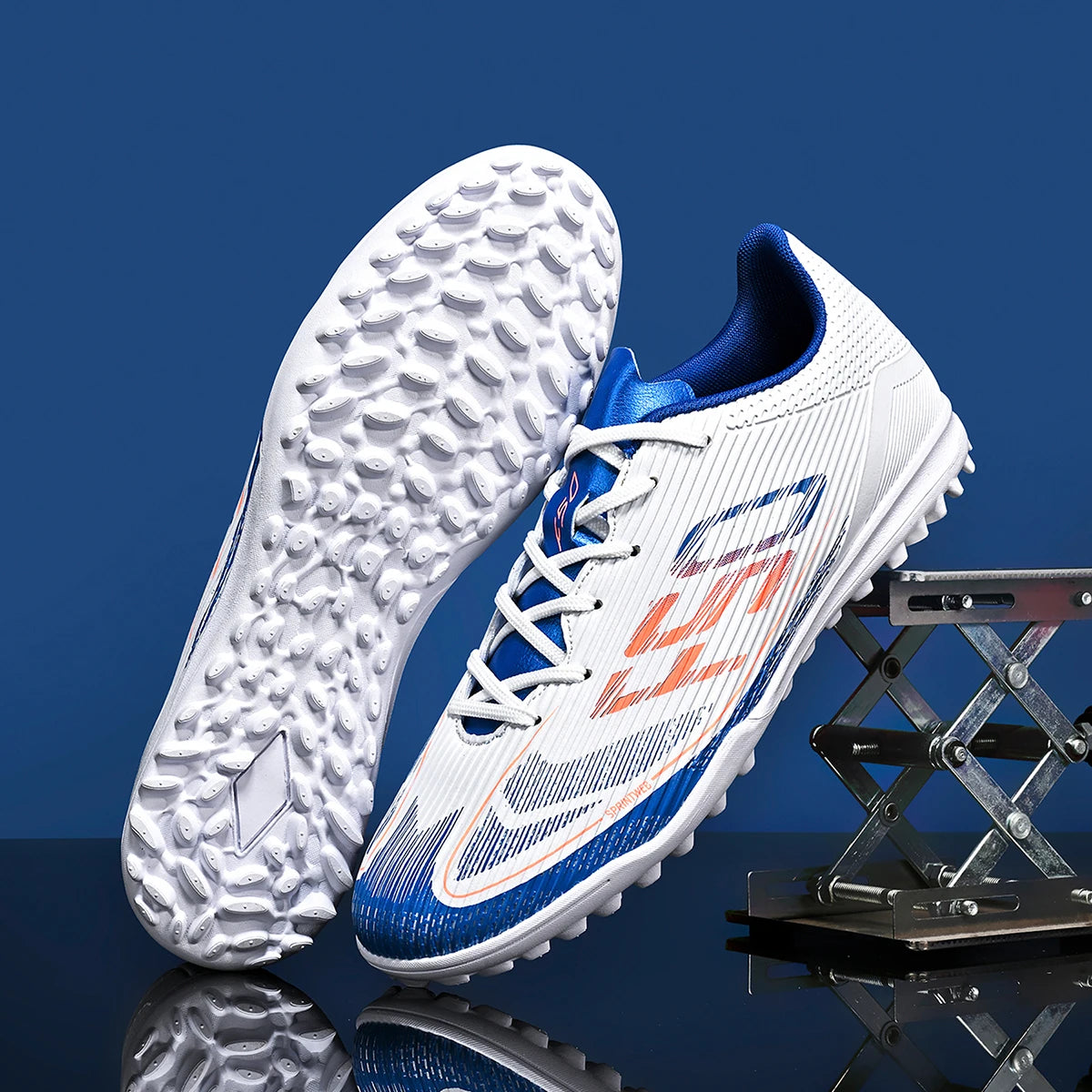 Chaussures de football TF pour hommes, tige en PU flexible, semelle en caoutchouc résistante à l'usure, crampons de football unisexes pour jouer sur terrain synthétique en extérieur.