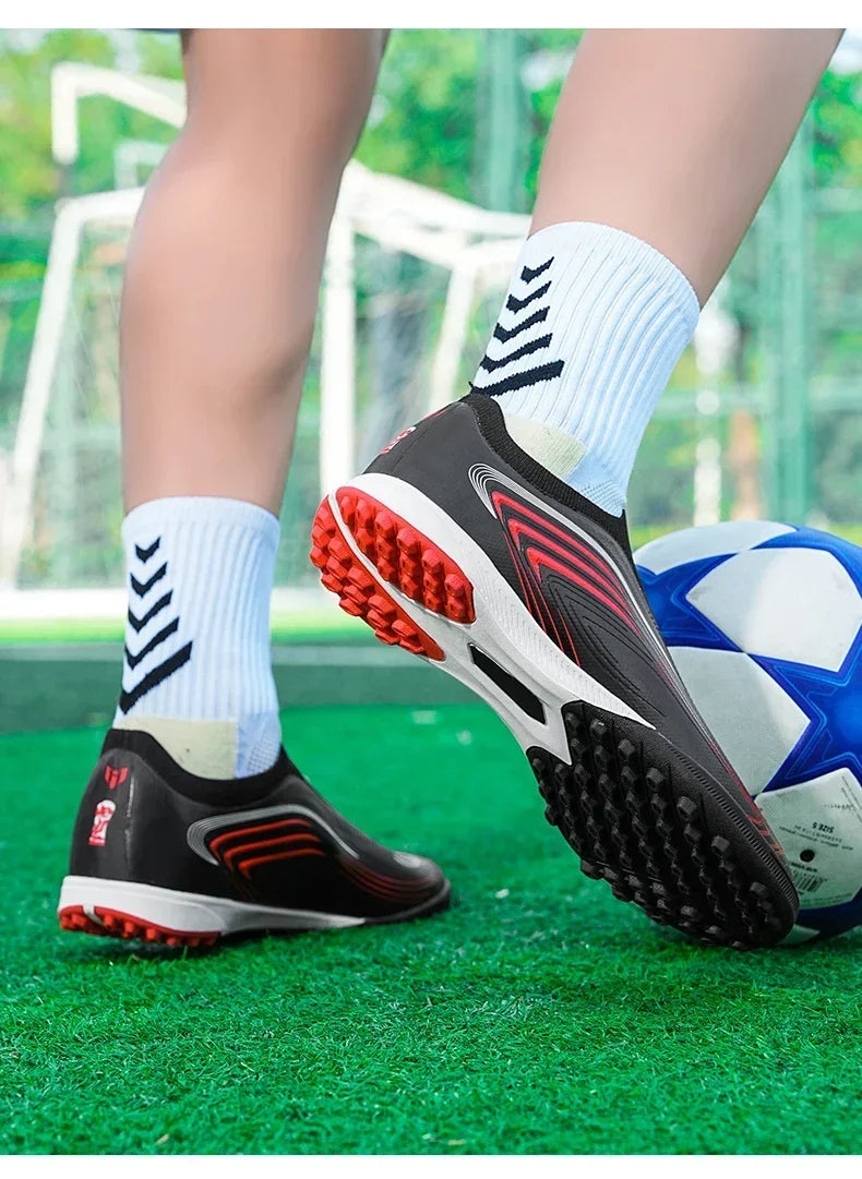 Nouvelles chaussures de football pour hommes, baskets de futsal très populaires, chaussures de football pour matchs sur gazon, entraînement, chaussures de football de haute qualité, crampons antidérapants, pour intérieur
