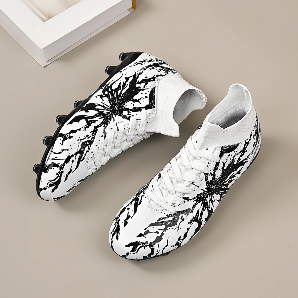 Chaussures de football pour hommes et femmes, crampons AG/FG, crampons longs en TPU stables, chaussures de football pour terrain en herbe, tige en PU de qualité supérieure, chaussures d'entraînement