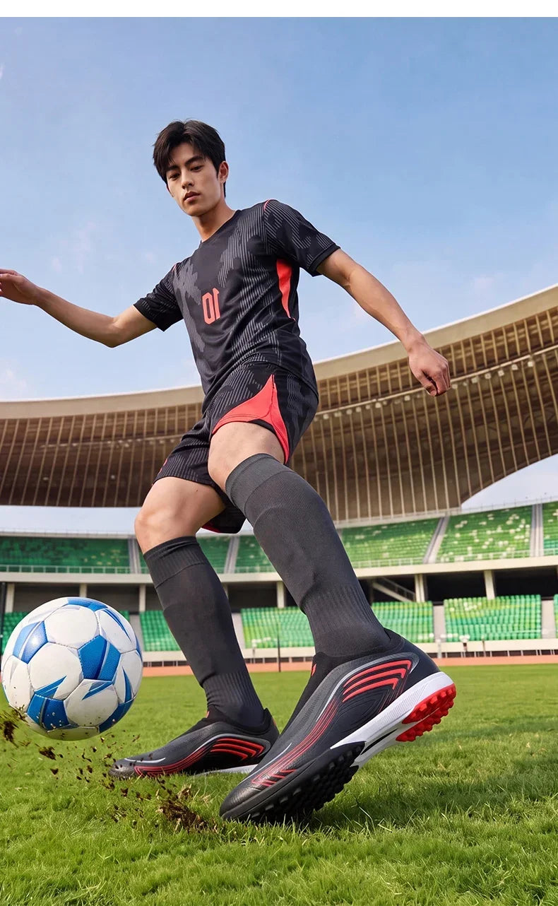 Nouvelles chaussures de football pour hommes TF/FG, modèle professionnel unisexe, très populaires, chaussures de futsal ultra-légères, chaussures de football de haute qualité, chaussures de sport pour femmes.