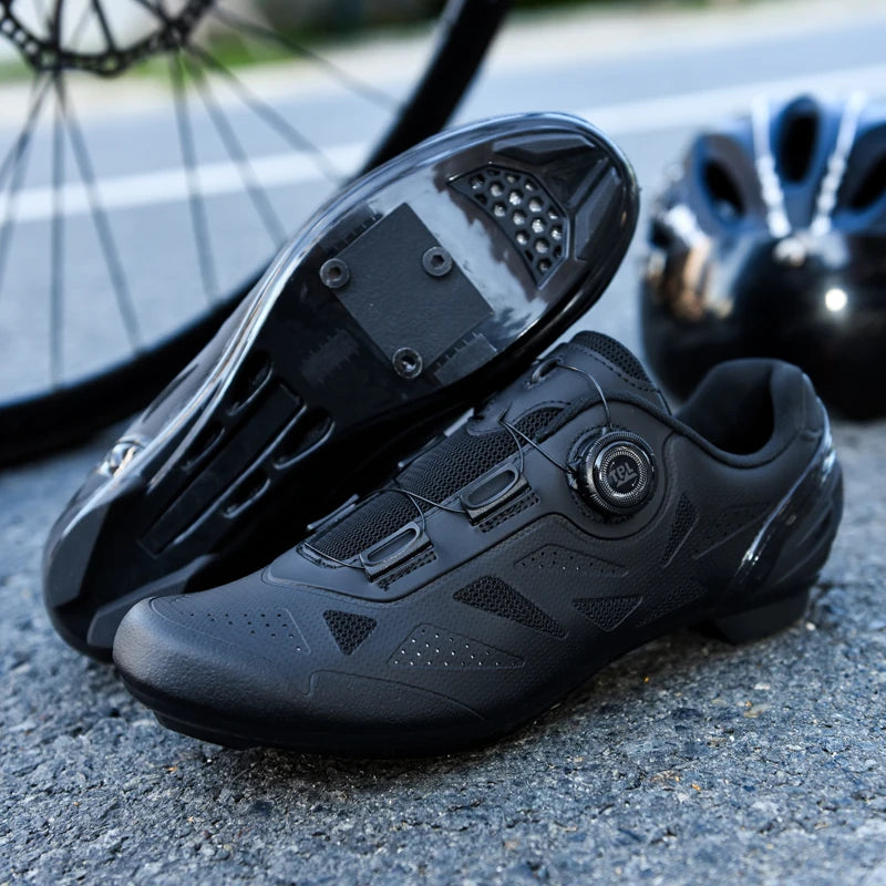 2026 New Men's Non - Slip Breathable Lock - Type Mountain Bike Cycling Shoes Durable Adjustable Outdoor Sports Footwear