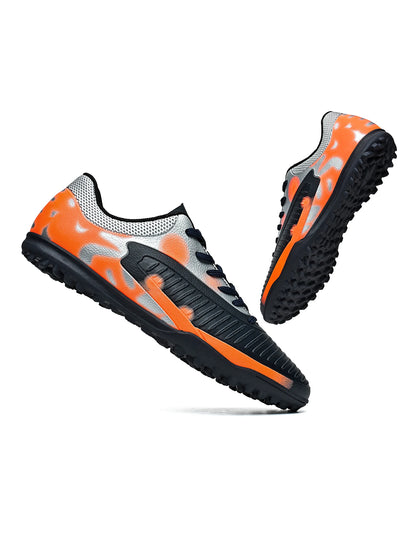 Chaussures de football pour hommes FG pour terrain ferme, tige en PU souple, crampons en caoutchouc renforcés, pour adultes, pour les matchs de football en plein air et l'entraînement sur pelouse.