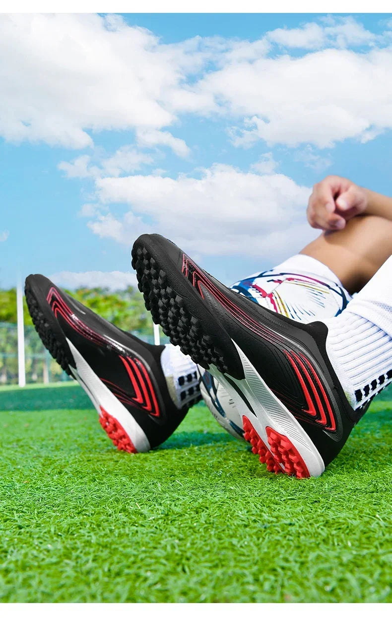 Nouvelles chaussures de football pour hommes TF/FG, modèle professionnel unisexe, très populaires, chaussures de futsal ultra-légères, chaussures de football de haute qualité, chaussures de sport pour femmes.