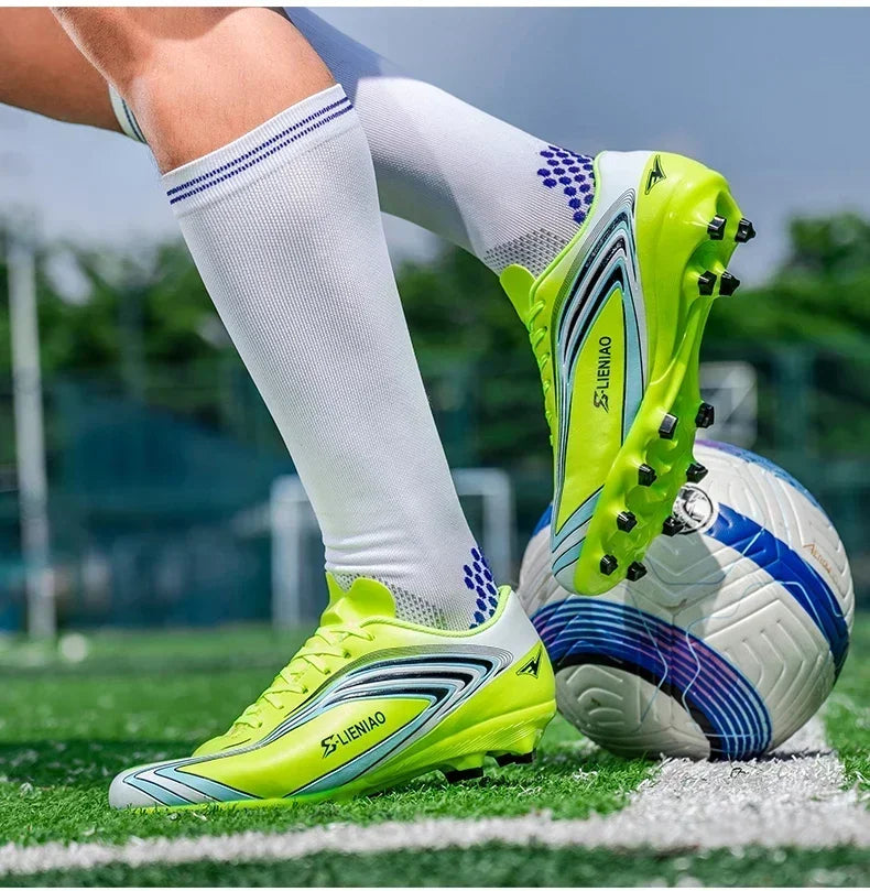 Nouvelles chaussures de football pour hommes, crampons de futsal, chaussures de soccer, chaussures de match, baskets d'intérieur de haute qualité, best-seller, antidérapantes, pour entraînement et extérieur