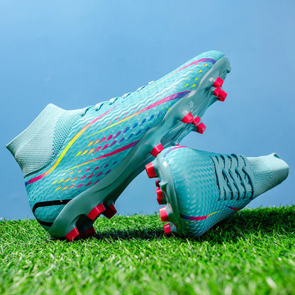 Les chaussures de football AG FG pour hommes sont fabriquées en tissu tissé en PU souple, avec une semelle extérieure en TPU antichoc et une excellente adhérence sur le gazon.