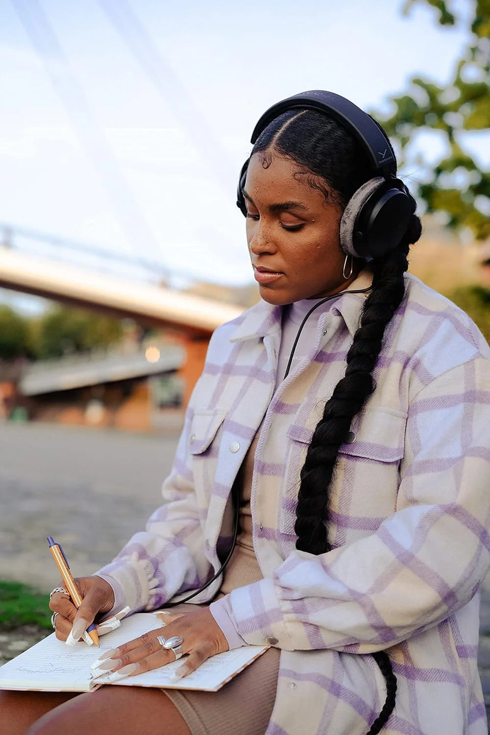 Beyerdynamic DT 700 PRO X Professional Studio Headphones – Closed-Back Over-Ear Monitoring Headset with Hi-Fi Sound