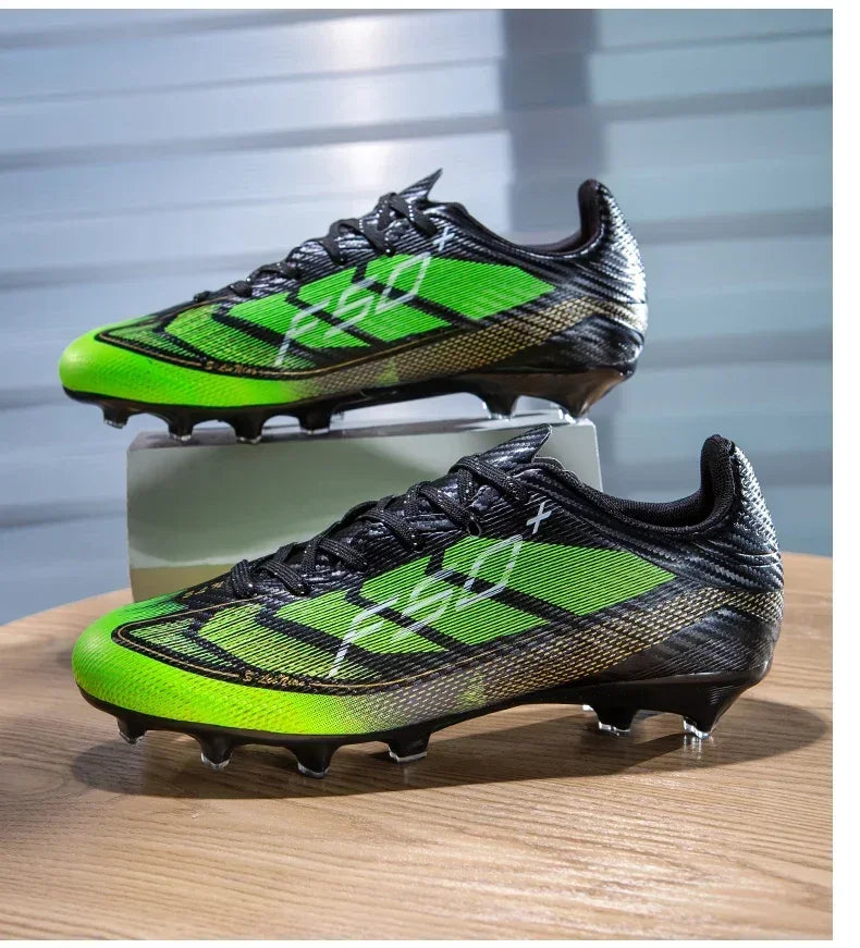 Nouvelles chaussures de football pour hommes, chaussures de soccer pour terrain en herbe, chaussures d'entraînement, chaussures de sport ultralégères, chaussures de match professionnelles, baskets antidérapantes unisexes.