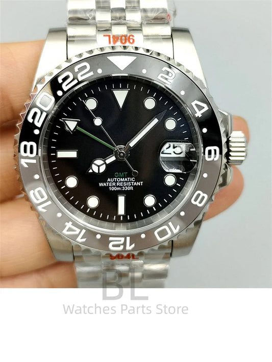 Orologio da uomo BLIGER 40 mm NH34 GMT con lunetta in ceramica nera e grigia, vetro zaffiro, lancette GMT verdi, scritta GMT verde e bracciale Jubilee